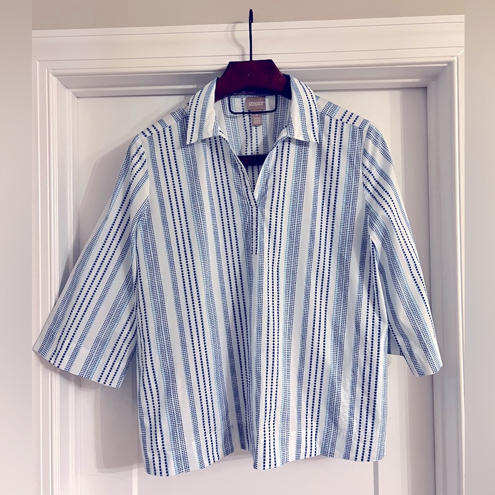 Chico’s Size 3 Blue and White 3/4 Sleeve Top XL